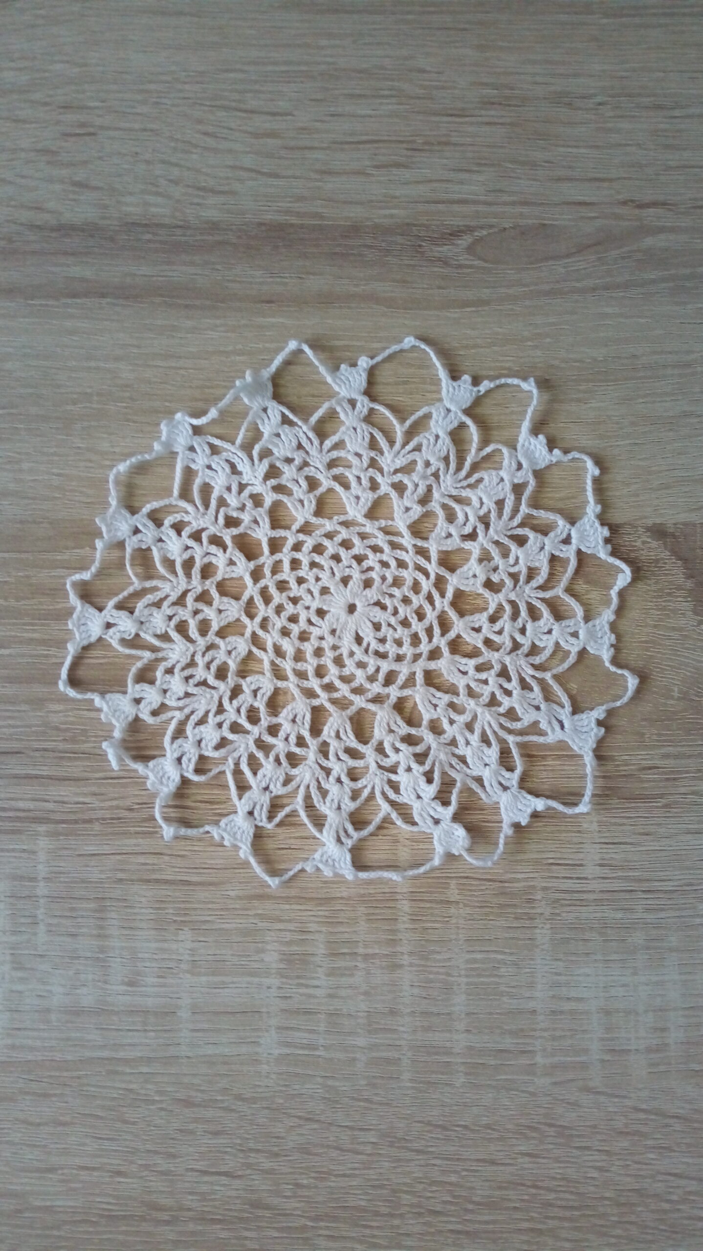 Centrini all'uncinetto - centrini centrotavola - centrini tondi - uncinetto sotto bicchiere - centrino a mano - immagine 2